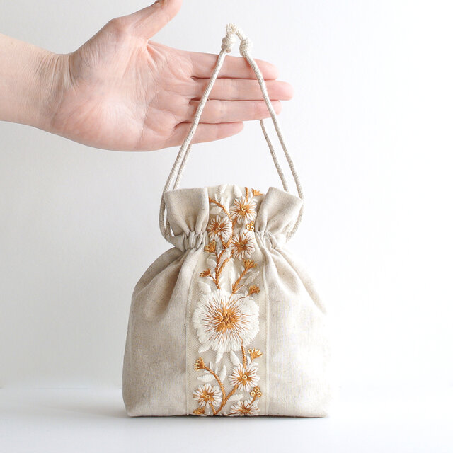 インド刺繍リボンのマチのある巾着ポーチ 生成り | iichi 日々の暮らし
