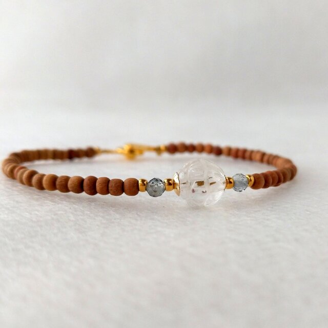 白檀ブレスレット　水晶蓮＆トパーズ【4月誕生石】
