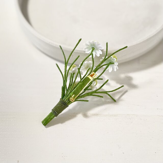 布花 リラックス効果のある人気のハーブ、カモミールのブーケブローチ