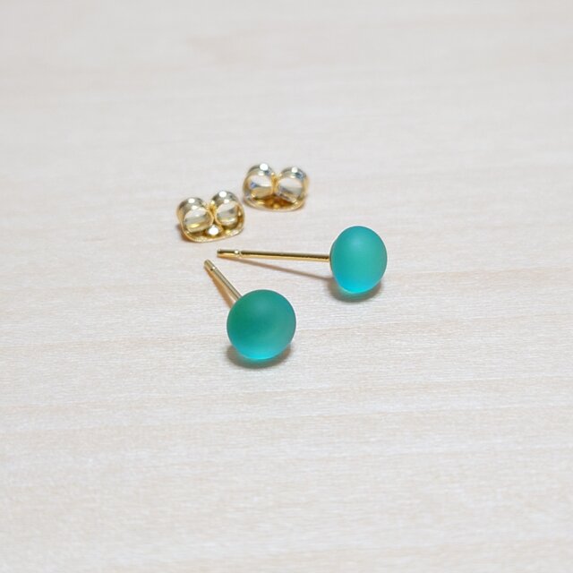 ふんわりフロストガラス＊エメラルドグリーン／ピアスorイヤリング