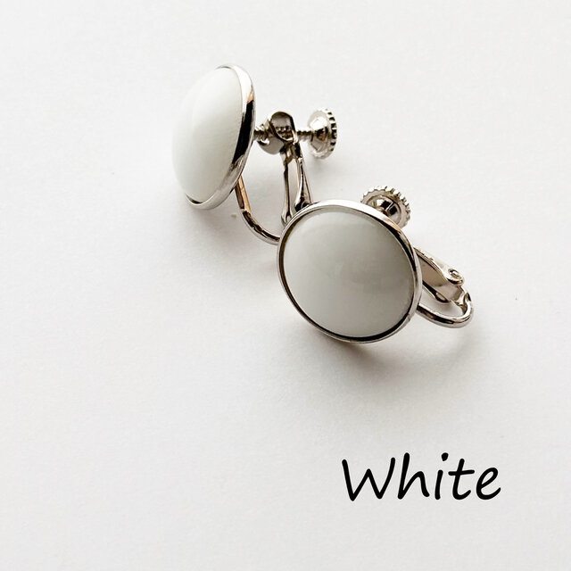 セピア（大）【White】 七宝焼のイヤリング 純銀張七宝 | iichi 日々の