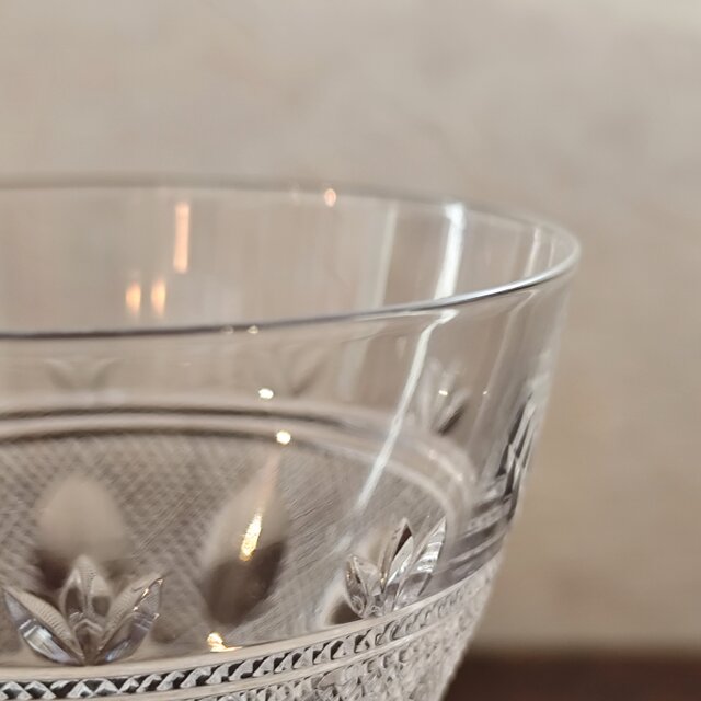 ヴィンテージ アンティーク 安定感のあるクリスタルワイングラス