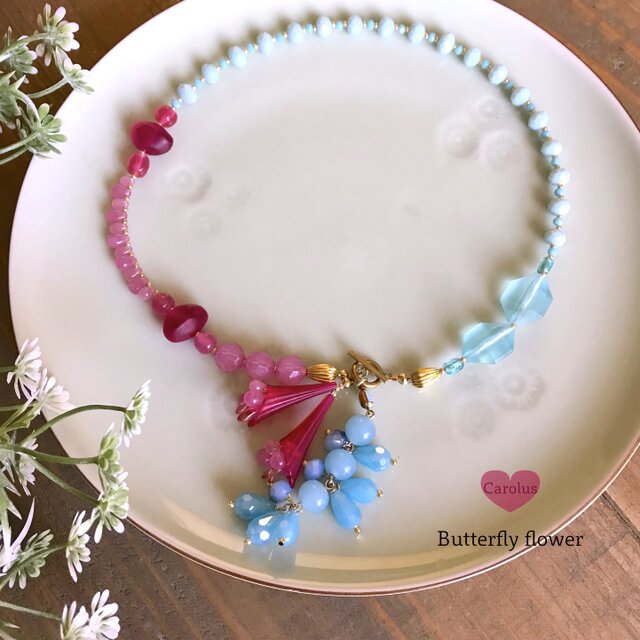 Carolus：お花と雫の首飾り