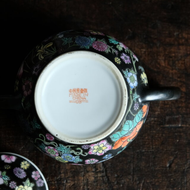 黒にカラフルな花尽くし◇中国景徳鎮 色絵蓋付シュガーポット 茶器