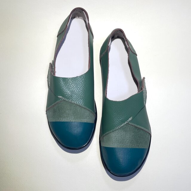 軽量・人工皮革バイカラースニーカー (Wグリーン他) 合皮・マイクロファイバー合成皮革