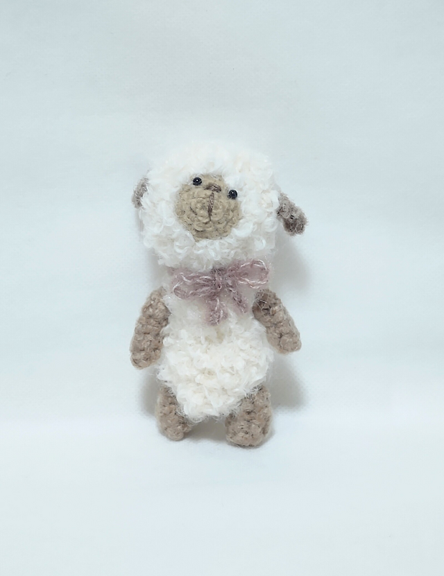 小さな子羊さん(あみぐるみ)