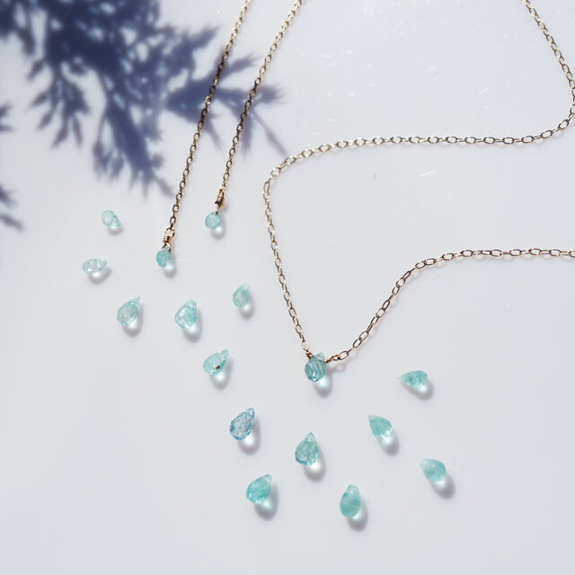 K10エメラルドのブリオレットドロップネックレス ～翠石（すい