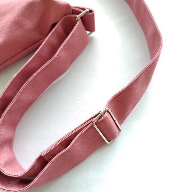 情景bag】ドーンピンク/長さ調節可 ファスナー開閉 A4 情景bag】ドーンピンク/長さ調節可 ファスナー開閉 A4