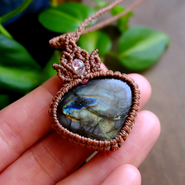 ラブラドライト アクアマリン マクラメ ペンダント ネックレス ハンドメイド 天然石】【ハンドメイド】夜空のファンタジー☆ラブラドライト