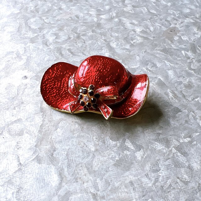 SC132-ヴィンテージブローチ U.S.A. Red enamel paint with rhinestones hat
