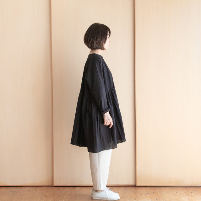 ペプラムチュニックブラウス（ブラック） | iichi 日々の暮らしを