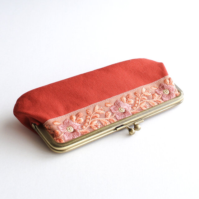 インド刺繍生地のお薬ポーチ(ペイズリー赤) インド刺繍生地のお薬ポーチ(ペイズリー赤) ファッション小物