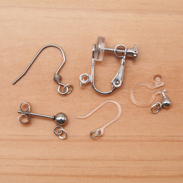 空腹ペンギン Ω 耳もココロも軽やかに Ω ピアス Ω イヤリング | iichi