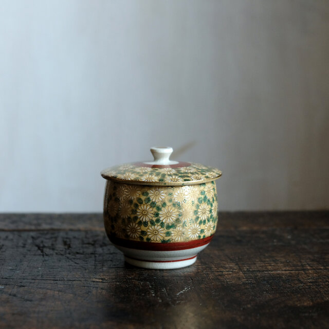 菊の花尽くし◆九谷焼　色絵金彩蓋付湯呑み　丁寧な暮らしに。昭和レトロ　高級　骨董好きにも。