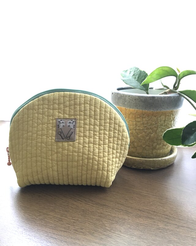 春色のポーチ　ヌビキルト　からし色　ミモザ