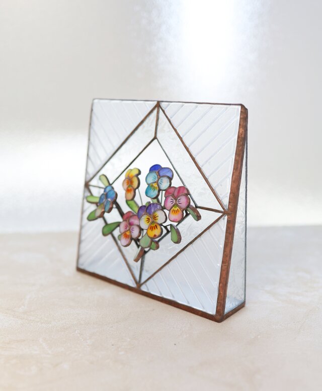 ビオラ／額装 ✣ ＜ステンドグラス＞ | iichi 日々の暮らしを心地よく