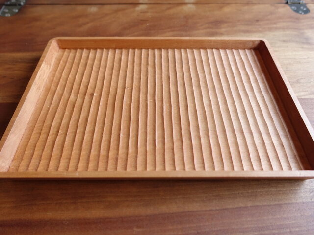 綺麗な木肌 桜の中型 我谷盆 | iichi 日々の暮らしを心地よく