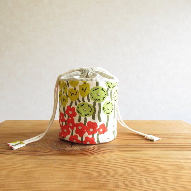 コロンとした小物入れ（筒型）お花畑、レッド | iichi 日々の暮らしを