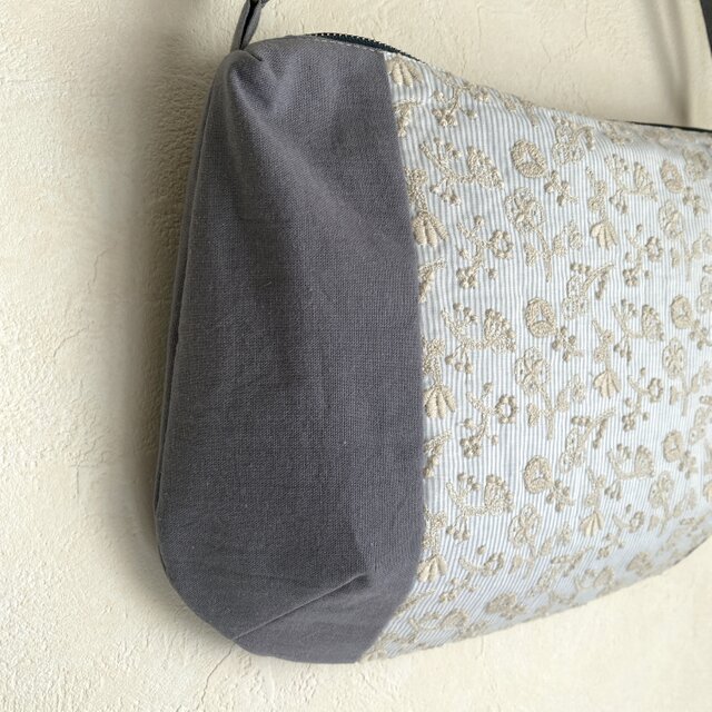 ラウンドショルダーバッグ＊刺繍ショルダーバッグ/グレイッシュブルー