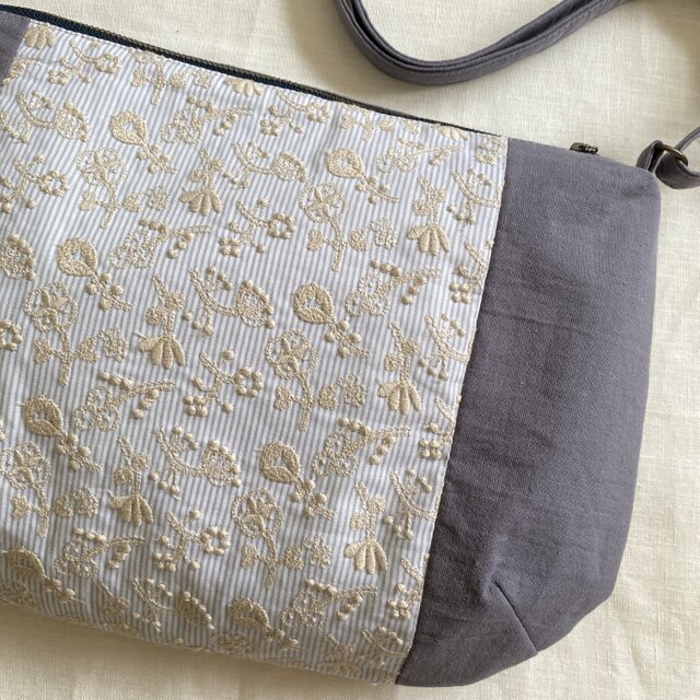 ラウンドショルダーバッグ＊刺繍ショルダーバッグ/グレイッシュブルー
