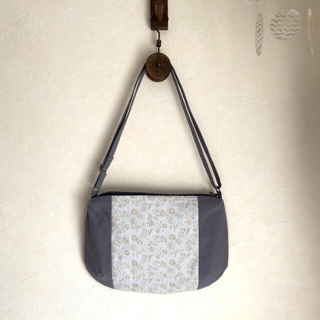 ラウンドショルダーバッグ＊刺繍ショルダーバッグ/グレイッシュブルー