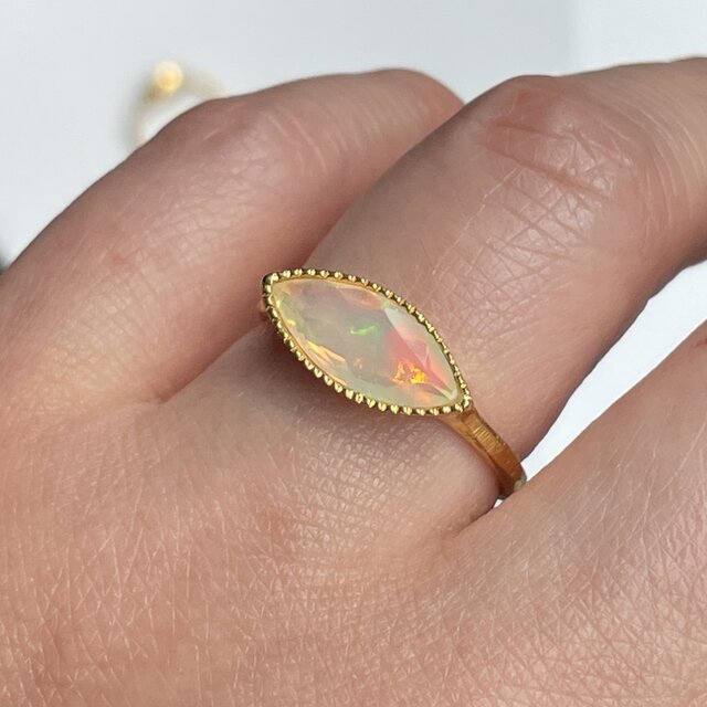 オパール マーキスカット 0.96ct シルバーSV925リング | iichi オパール マーキスカット 0.96ct シルバーSV925リング | iichi