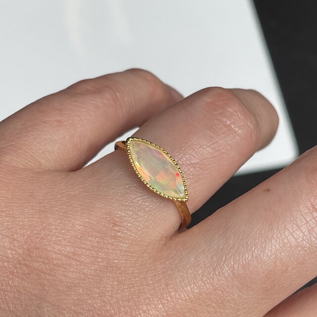 オパール マーキスカット 0.96ct シルバーSV925リング | iichi オパール マーキスカット 0.96ct シルバーSV925リング | iichi