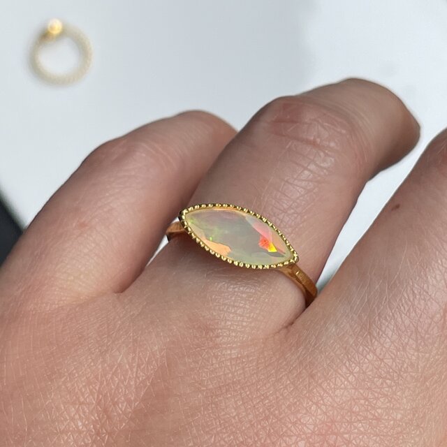 オパール マーキスカット 0.96ct シルバーSV925リング | iichi オパール マーキスカット 0.96ct シルバーSV925リング | iichi
