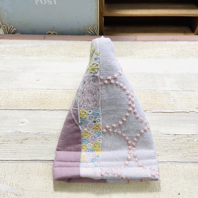 z368⚫︎スマホスタンド＆ポーチ （ミナペルホネン刺繍生地使用