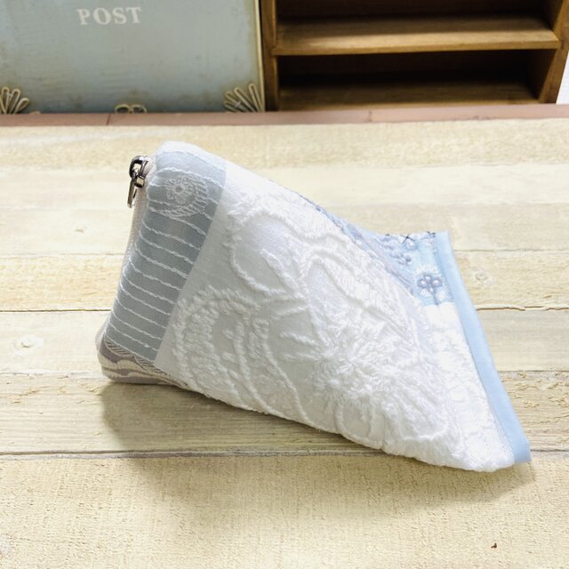 z369⚫︎スマホスタンド＆ポーチ （ミナペルホネン刺繍生地使用
