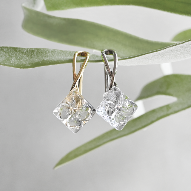 【数量限定】ヴィンテージガラスのイヤーカフ［スクエアフラワー］ゴールド／シルバー