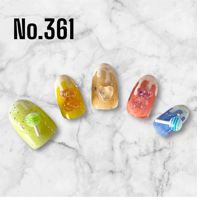 夏気分全開！カラフルキャンディー＆くまパーツのアイスネイル