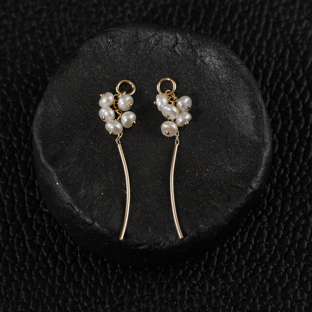 #1045PL ホワイトパール　カーブバー　K10チェーンチャーム