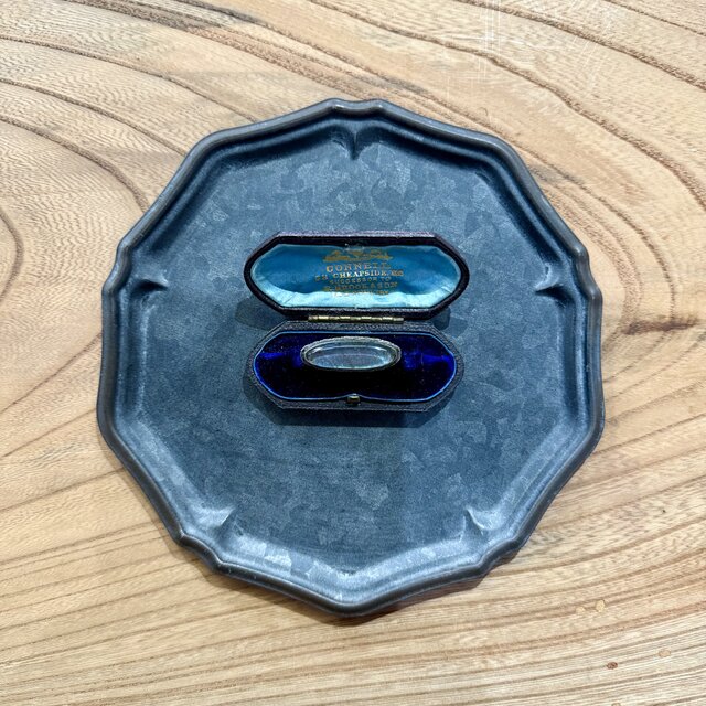 レア　TRIFARI ヴィンテージ　ターコイズ　カボション ブローチ 196 ヴィンテージ ターコイズブルーのモルフォウィングブローチ