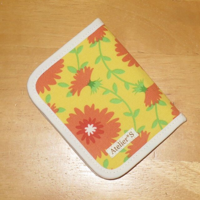 【12月14日まで】二つ折りパスケース★花柄（イエロー）