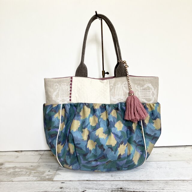 ふっくらギャザーバッグ　クレヨンタッチの花畑