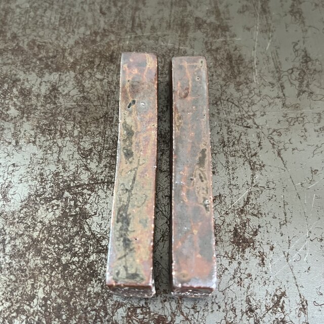 箸置き(カトラリーレスト)　赤土　引っ掻き紋　灰志野釉　S