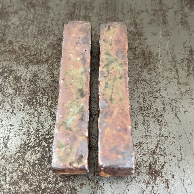 箸置き(カトラリーレスト)　赤土　引っ掻き紋　灰志野釉　L