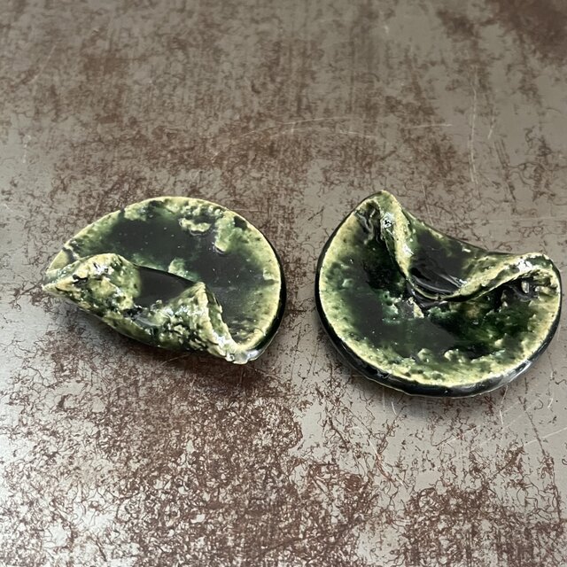 箸置き　白土 織部釉　折り込み型