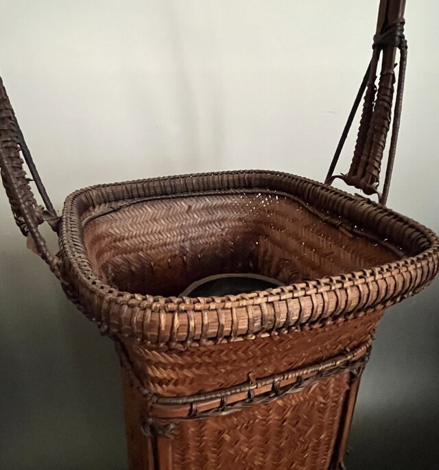 竹籠 花入れ 工芸品 茶道具 高さ63cm yk275 | iichi 日々の