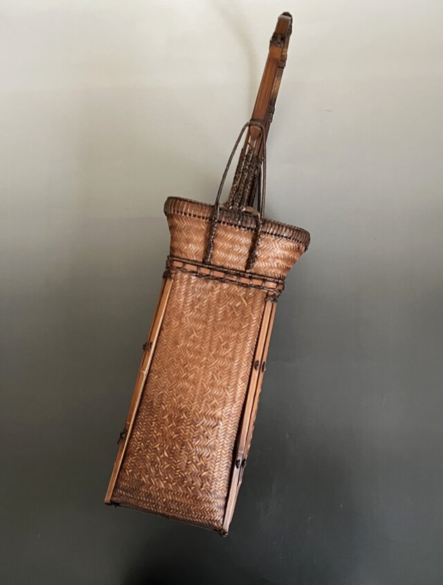 e2770 南蛮 花入 高さ25.5cm 木箱入り 茶道具 e2770 南蛮 花入 高さ25.5cm 木箱入り 茶道具 工芸品