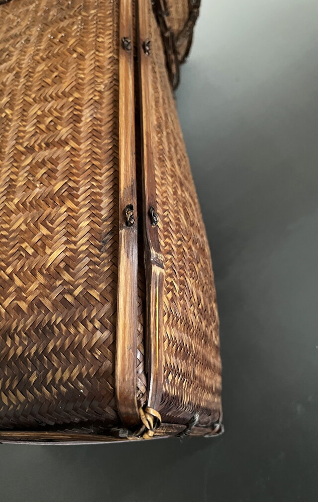 竹細工　竹籠　茶道具入れ 竹籠 花入れ 工芸品 茶道具 高さ63cm yk275 | iichi 日々の
