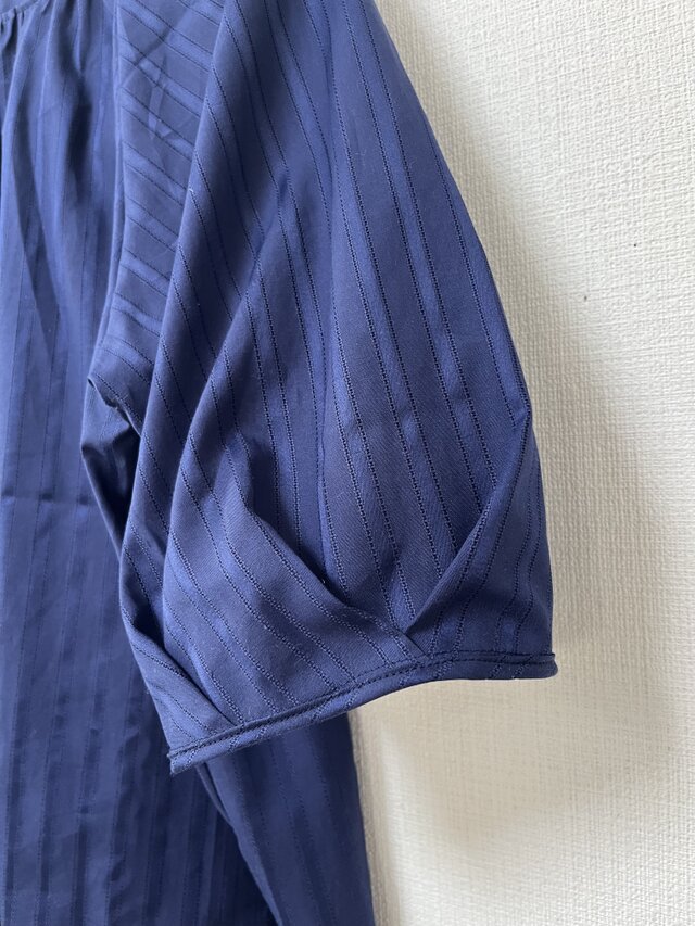 シルエットがきれいな日常服 タックスリーブ ギャザーネック