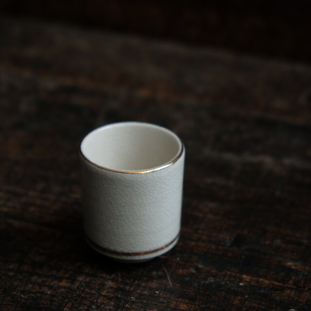 カラフルな鶏（酉）◇九谷焼 色絵金彩覗き猪口 昭和レトロ 干支 酒器