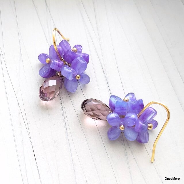 紫陽花とローズサテンしずくのピアス | iichi 日々の暮らしを心地よく