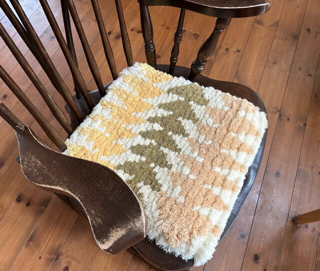 更に値下げしました！ノッティング織椅子敷 草木染め 結び織