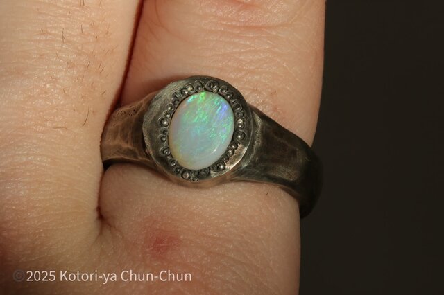 シグネットリングシリーズ】オーストラリア産蛍光オパール・シルバー