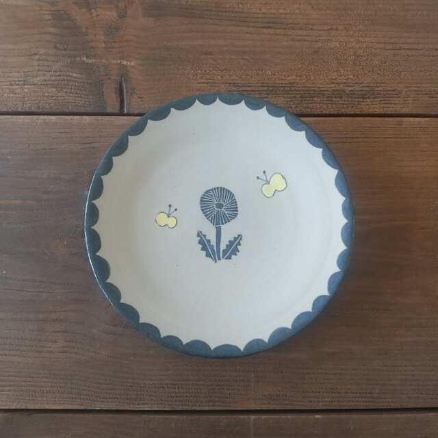 タンポポの皿