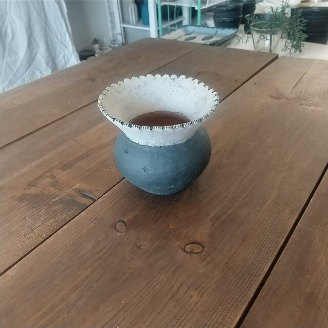 植木鉢（ラッパ型） | iichi 日々の暮らしを心地よくするハンドメイド