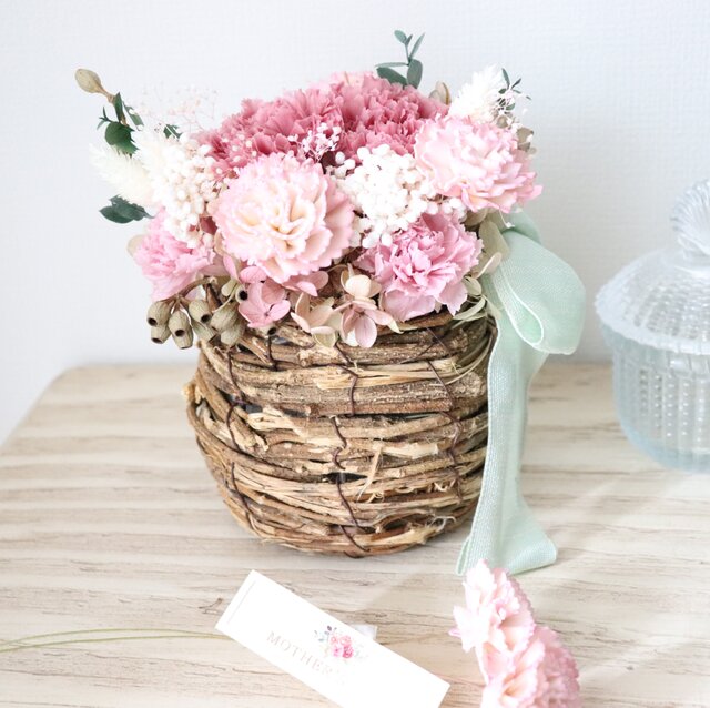 カーネーションバスケットアレンジメント（プリザーブドフラワー